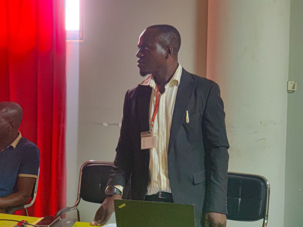 D.A Language Academy facilitator leading a professional English training session in Niamey